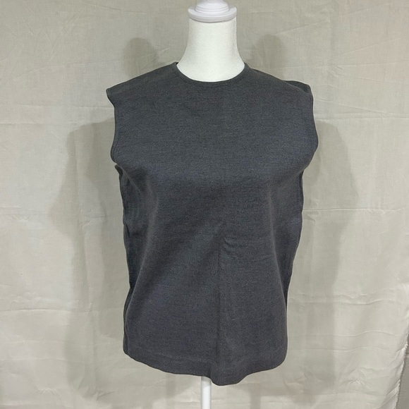 Vintage Women's 100% wool Sleeveless Gray Top - Picture 1 of 3
